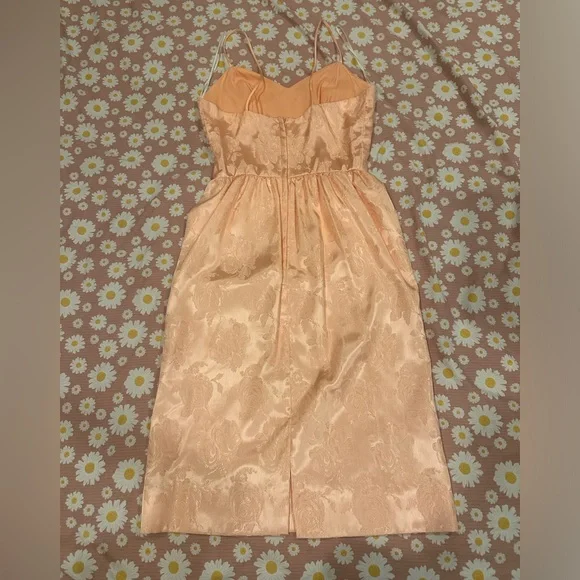 True Vintage Peach Floral Satin Dress - Picture 8 of 17
